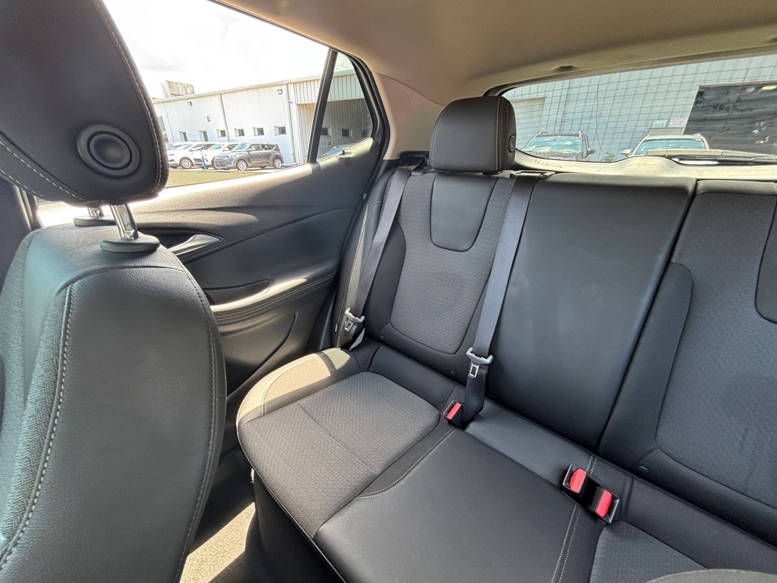 Used 2025 Buick Encore GX Preferred FWD image 38