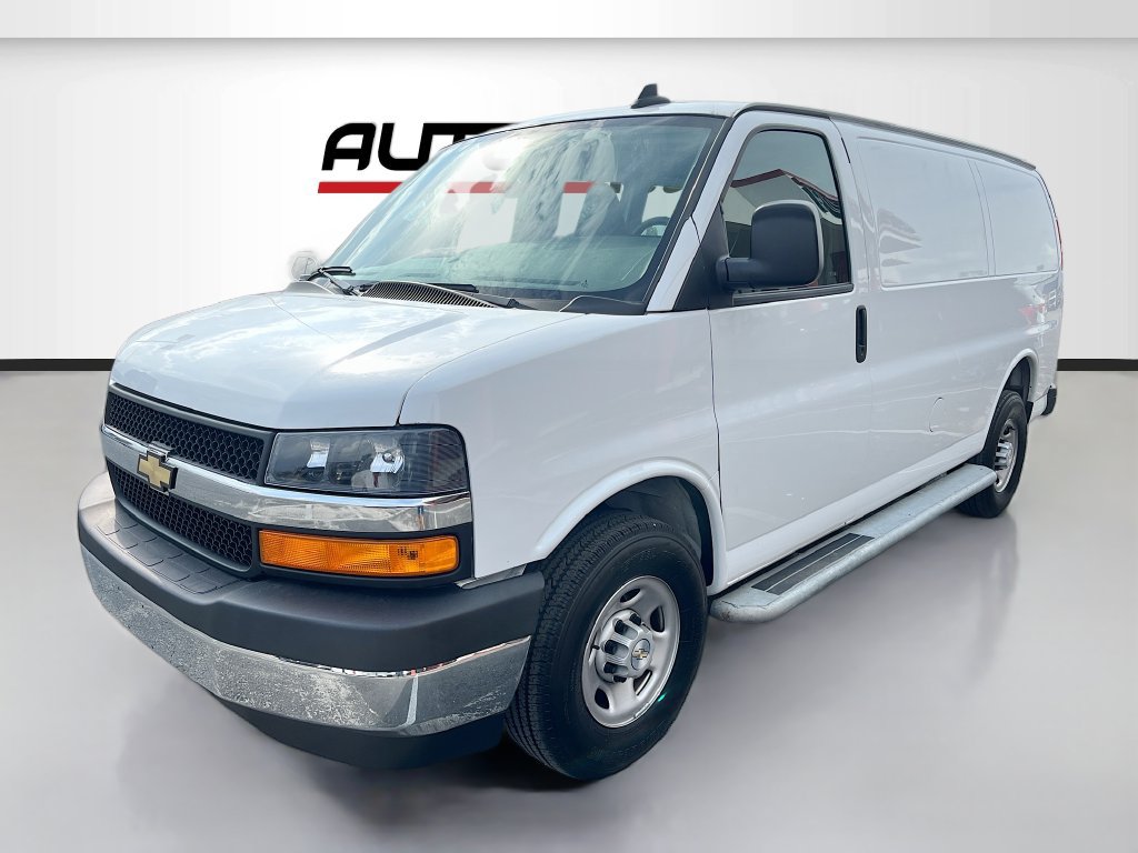 Used 2023 Chevrolet Express 2500 w/ Driver Convenience Package RWD image 3