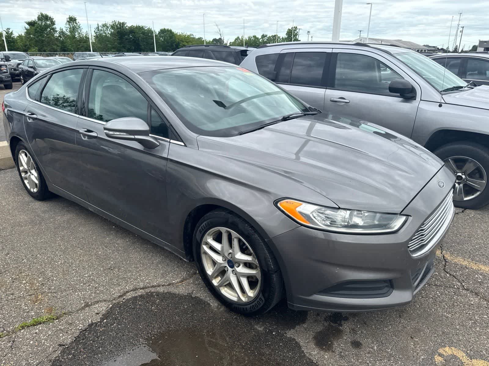 Used 2014 Ford Fusion SE FWD image 23