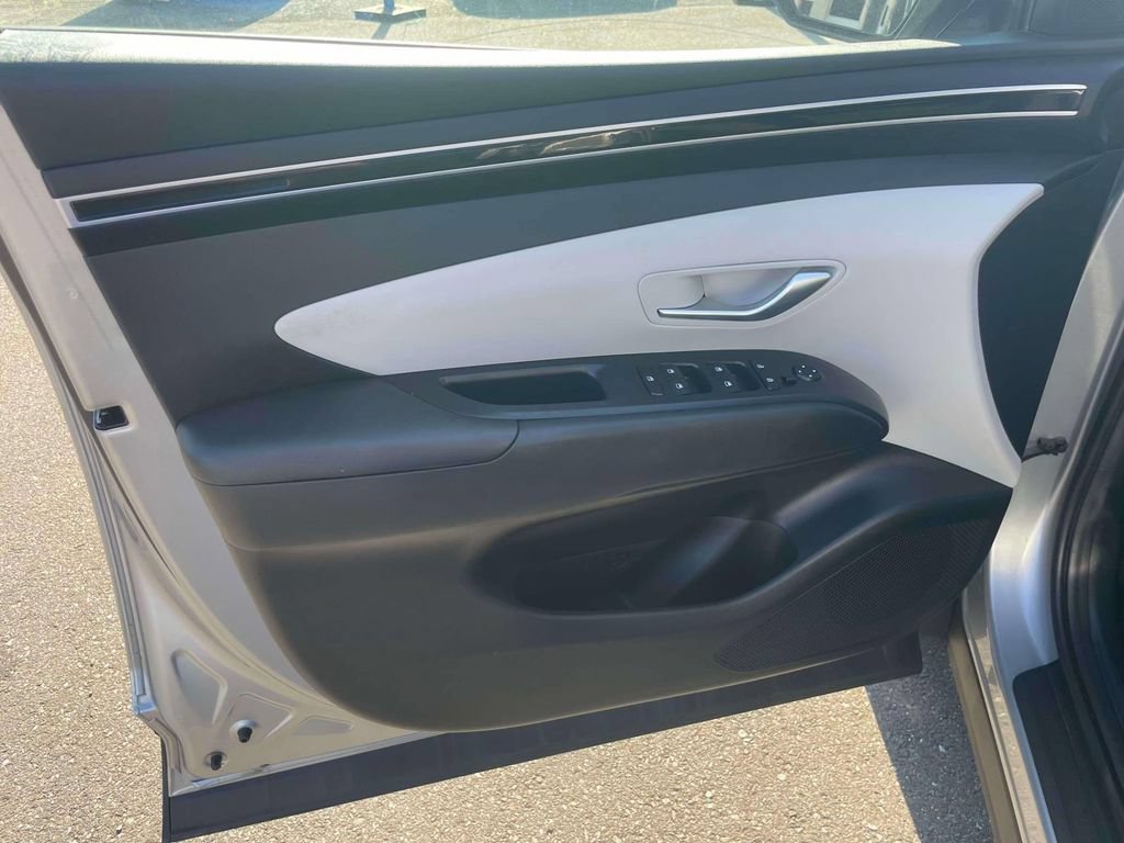Used 2024 Hyundai Tucson SE AWD/4WD image 16