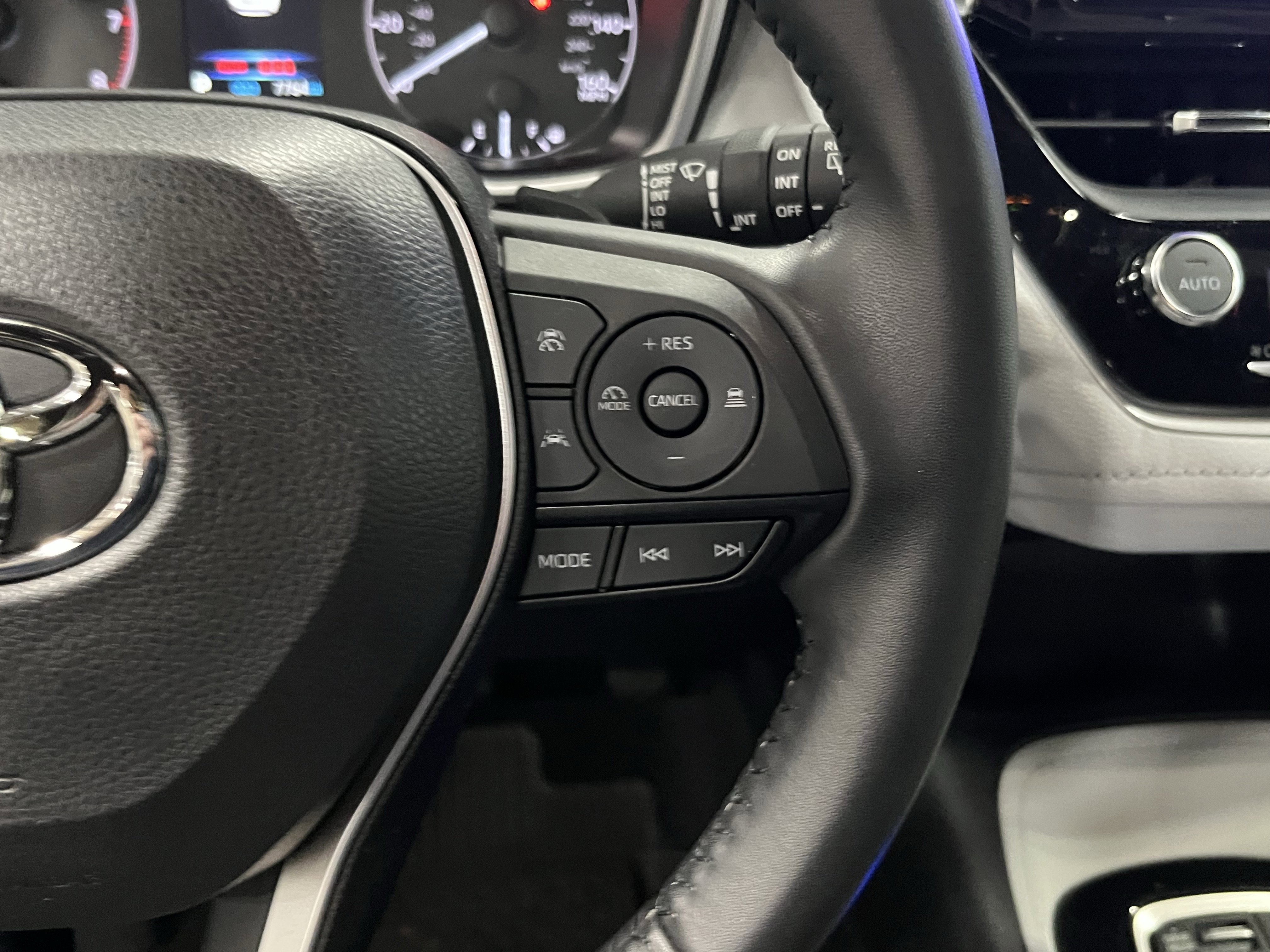 Used 2024 Toyota Corolla SE FWD image 19