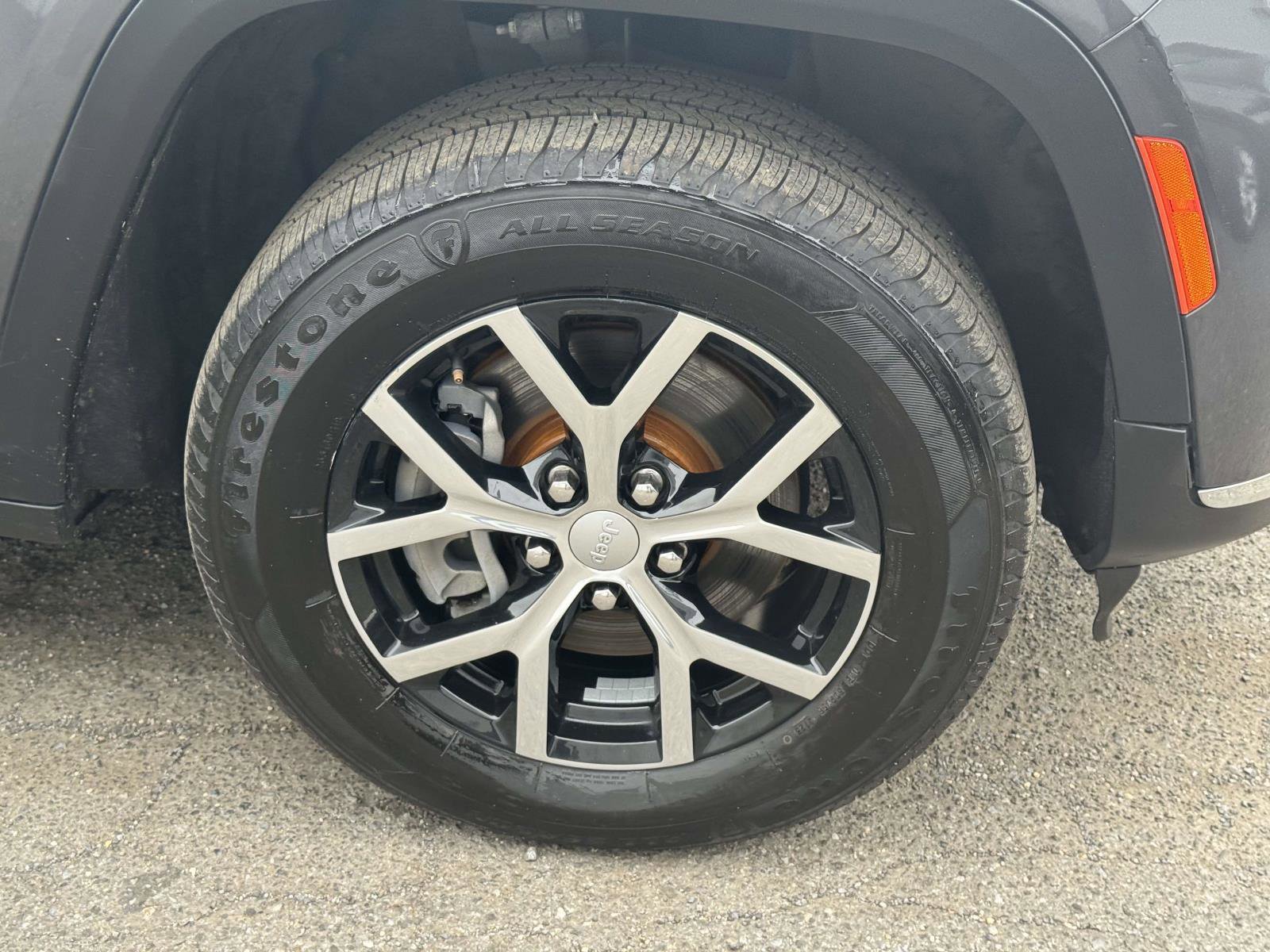 Certified 2023 Jeep Grand Cherokee L Limited AWD/4WD image 9