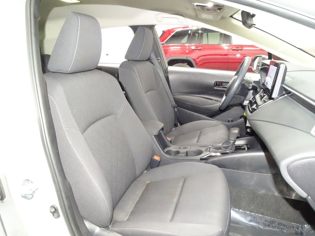 Used 2023 Toyota Corolla LE image 14