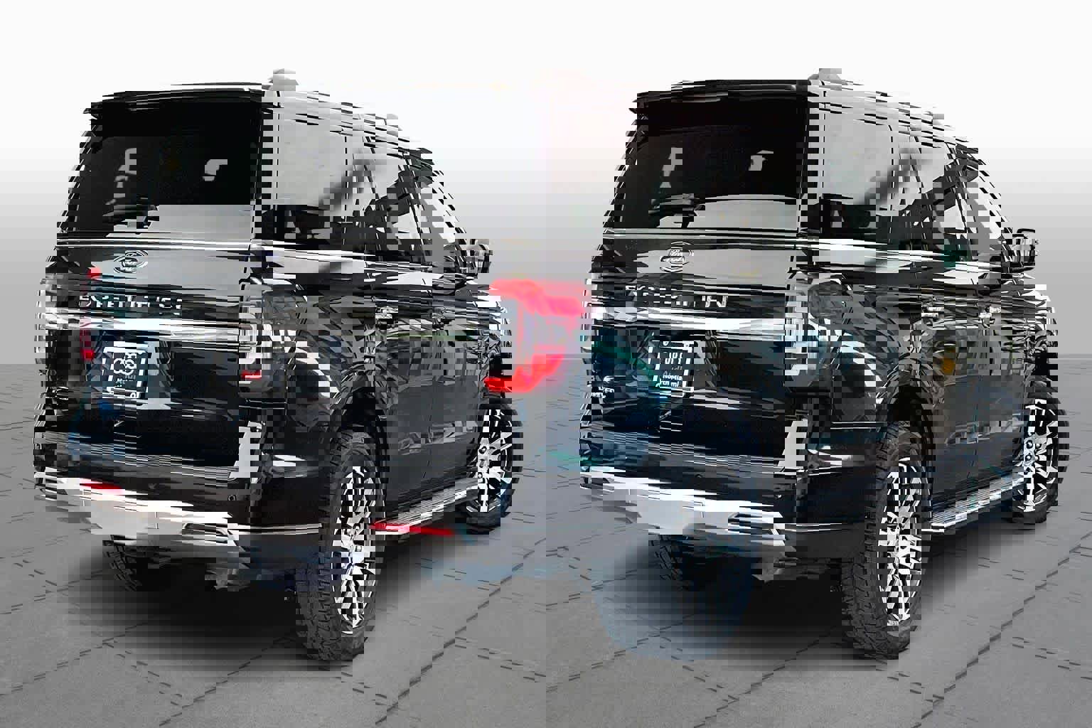 Used 2023 Ford Expedition Limited image 24