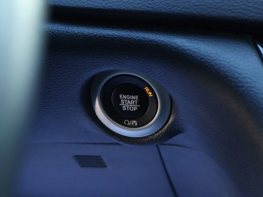 Used 2020 Chrysler Pacifica Touring w/ S Appearance Package image 35