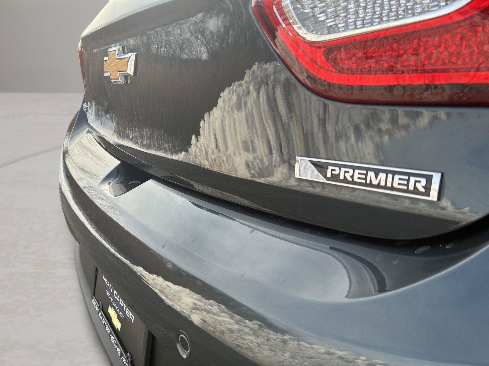 Used 2018 Chevrolet Cruze Premier FWD image 20