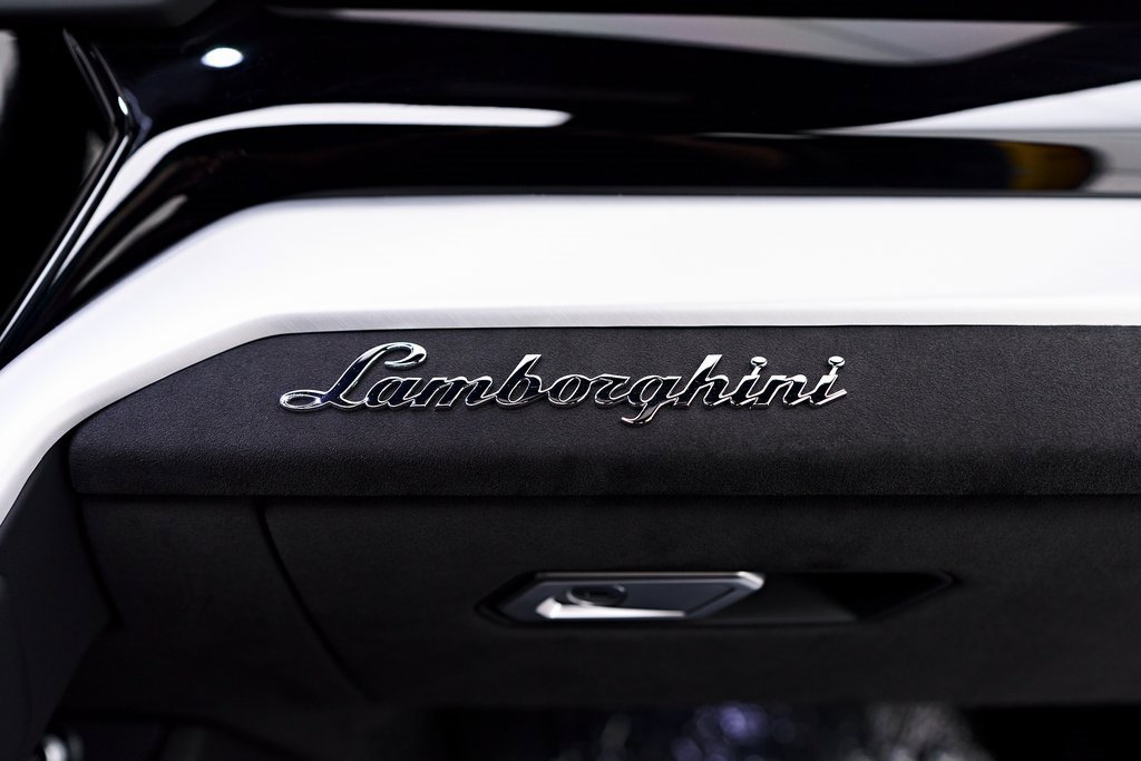 Used 2021 Lamborghini Urus image 46