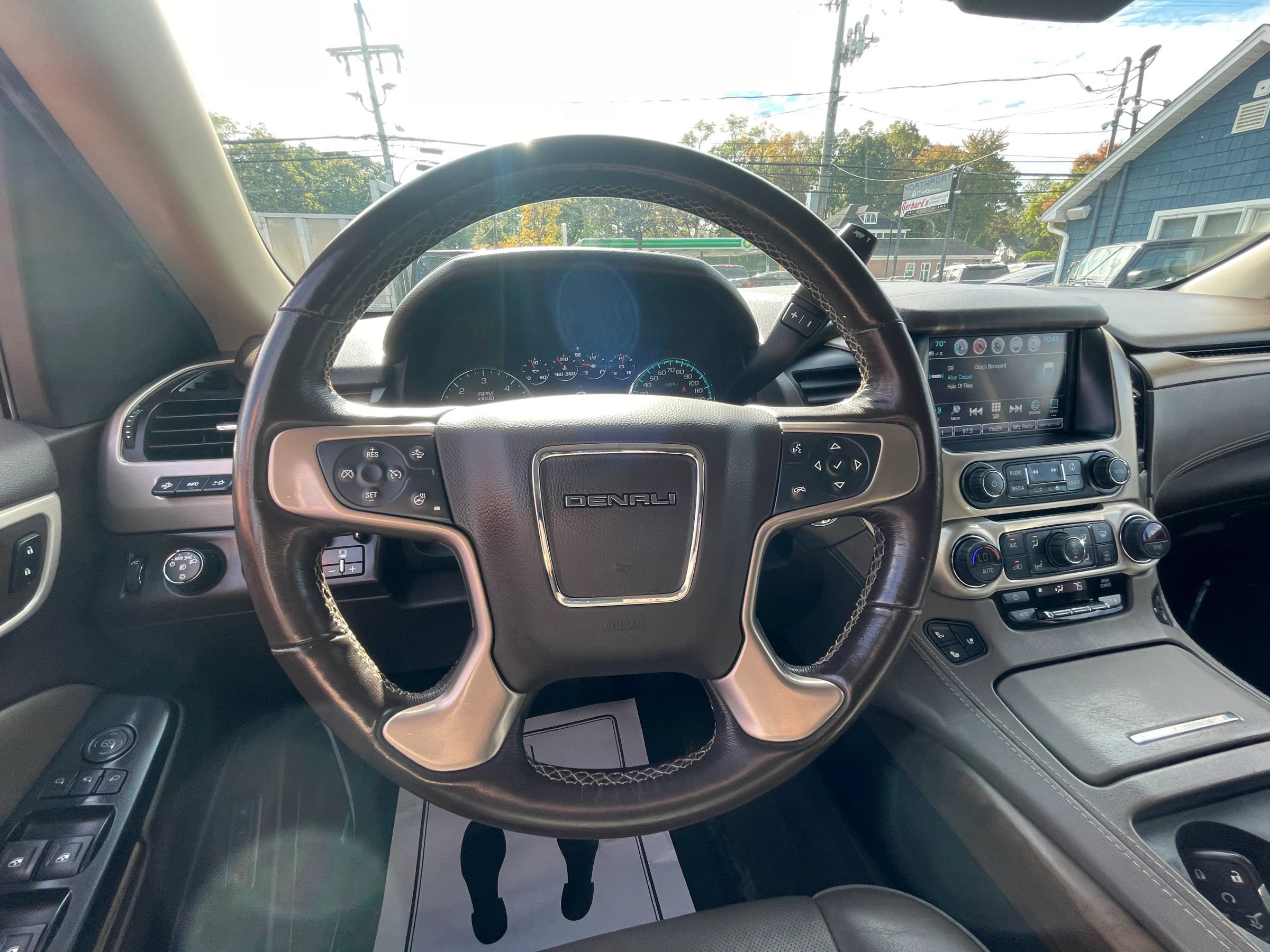 Used 2018 GMC Yukon Denali w/ Open Road Package AWD/4WD image 13