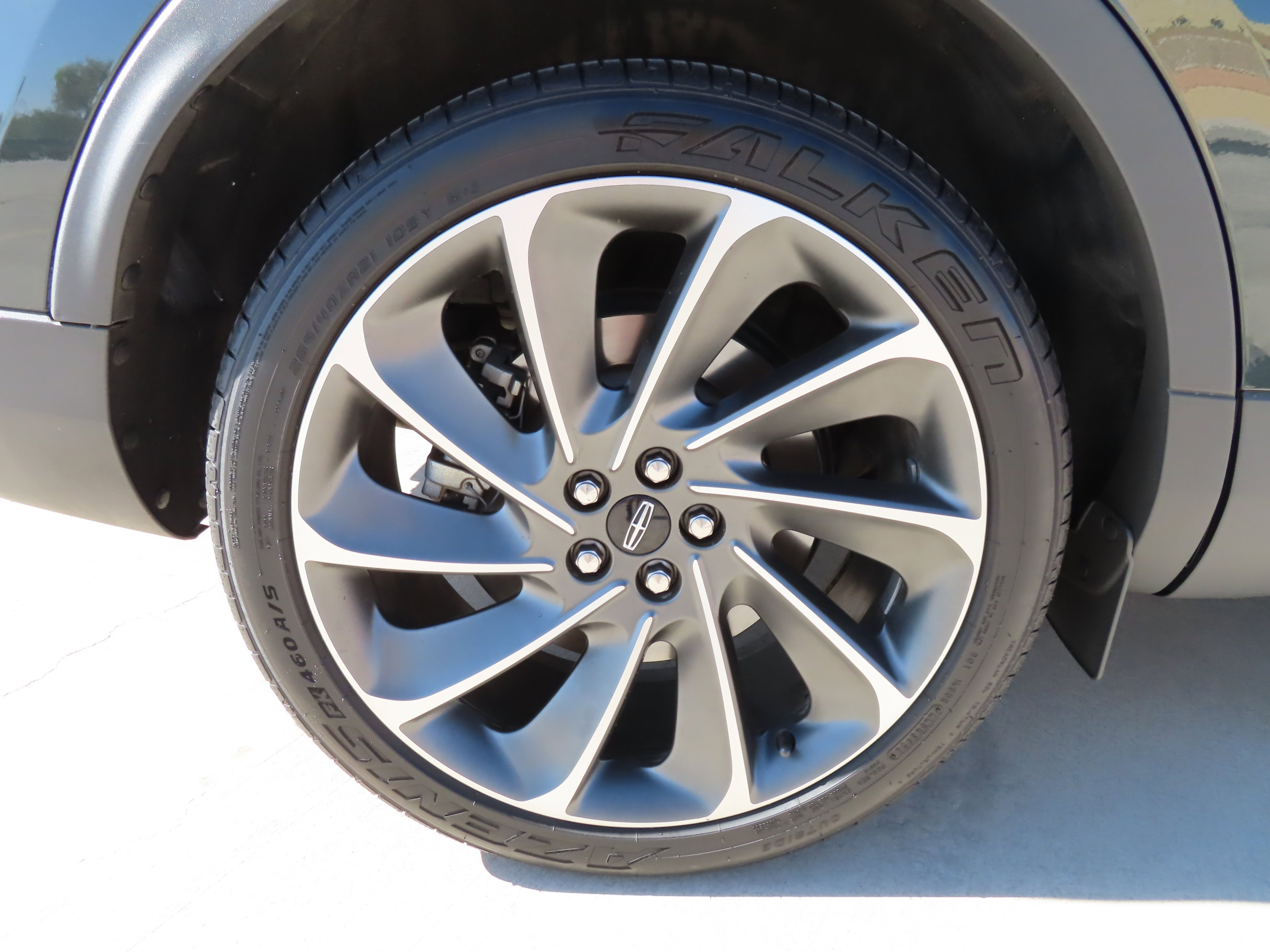 Used 2022 Lincoln Nautilus Reserve w/ Equipment Group 202A image 10