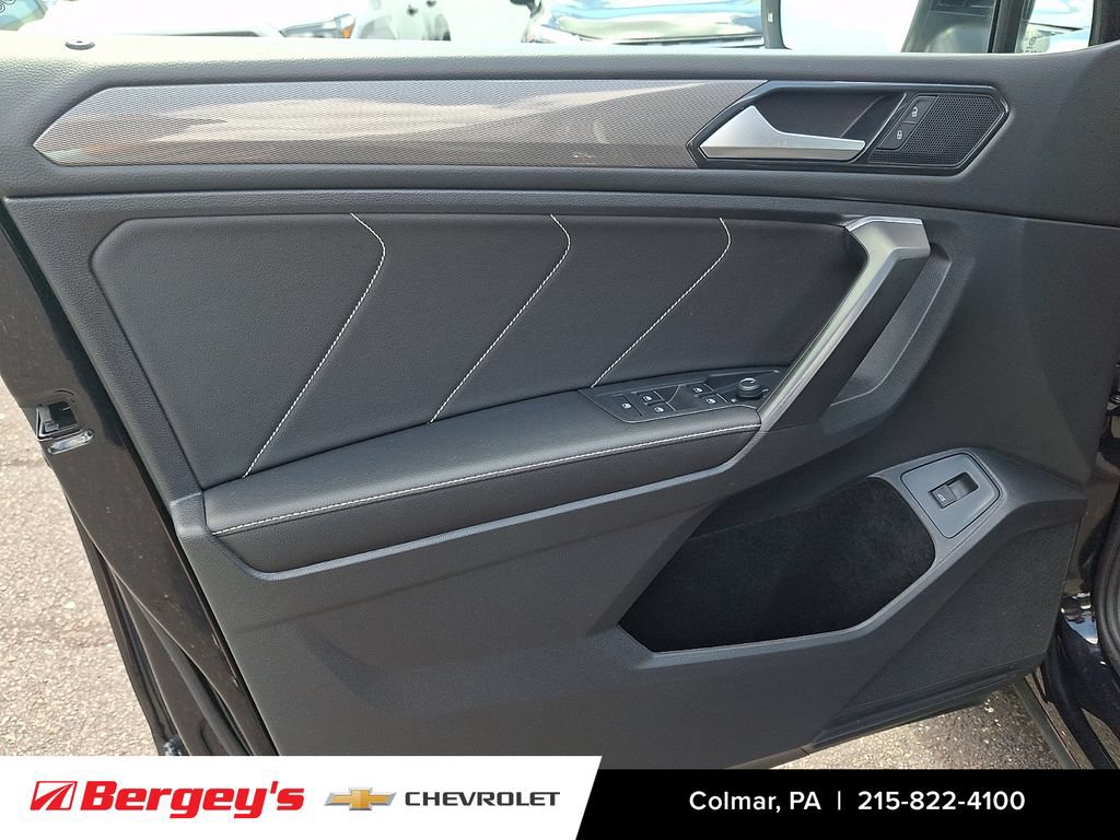 Used 2022 Volkswagen Tiguan SE AWD/4WD image 15