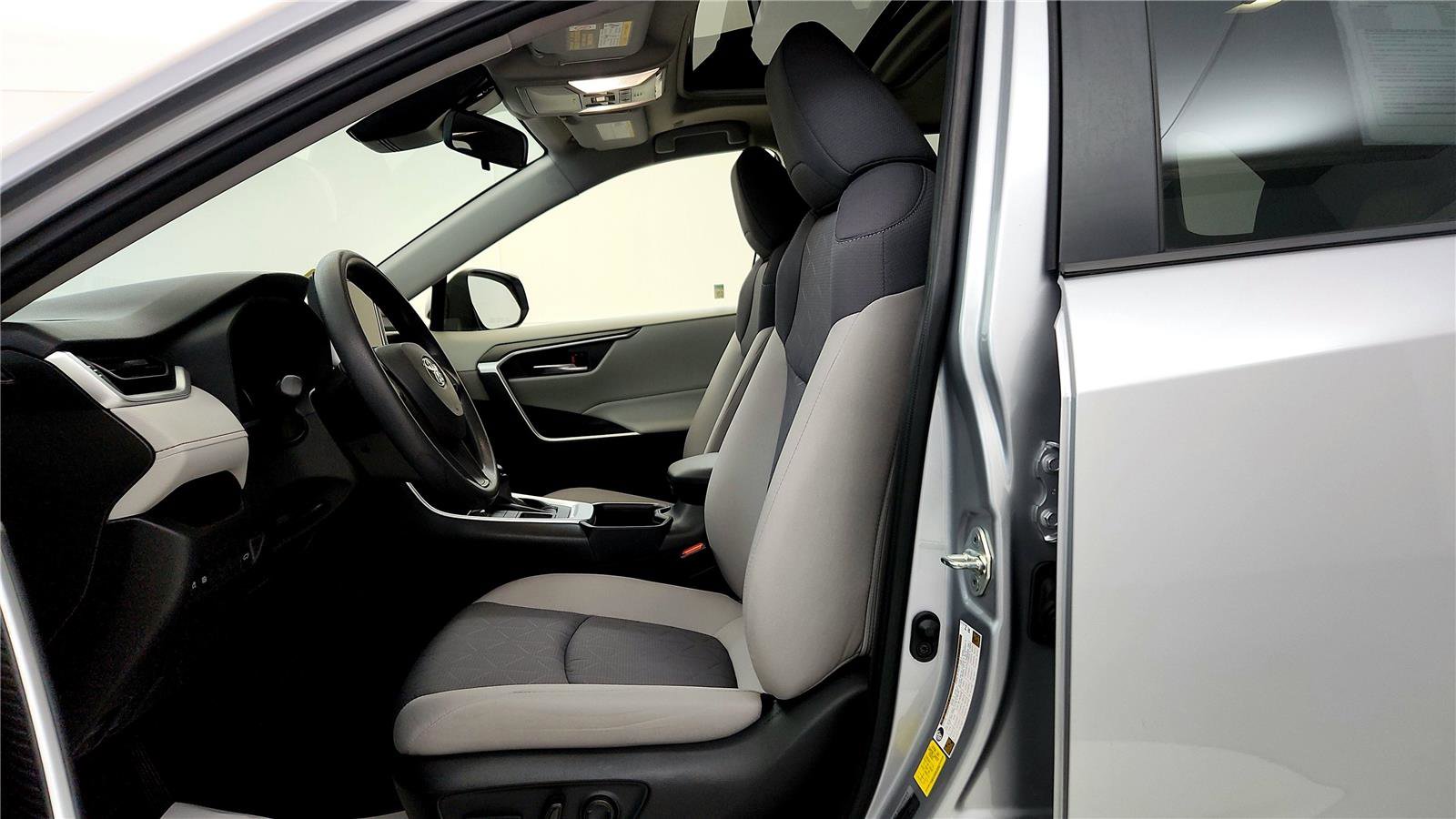 Used 2023 Toyota RAV4 XLE w/ Convenience Package image 25