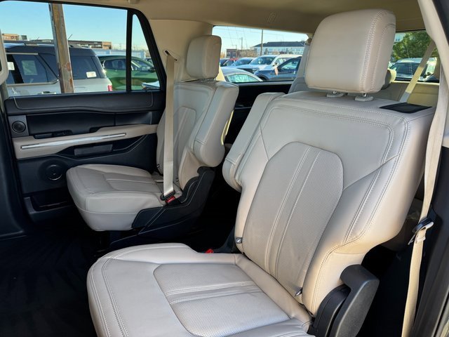 Used 2022 Ford Expedition Max Limited image 16