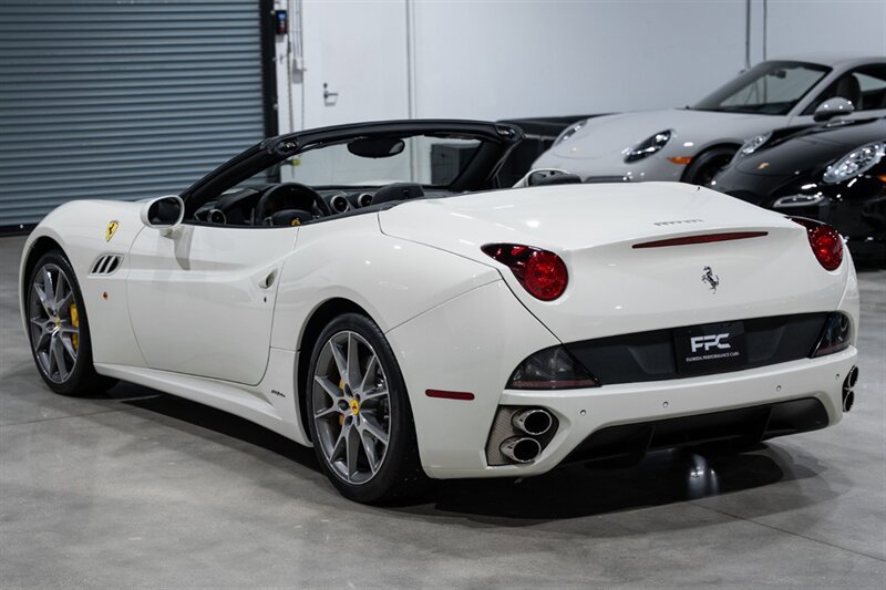 Used 2014 Ferrari California RWD image 72