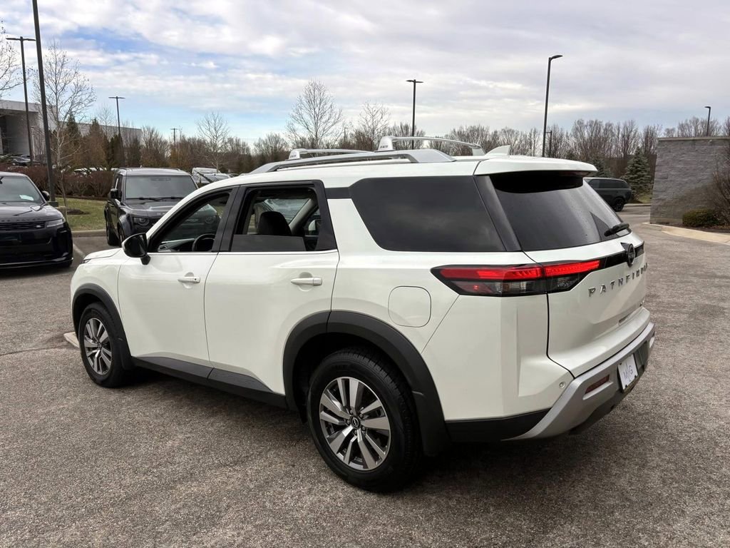Used 2022 Nissan Pathfinder SL image 5