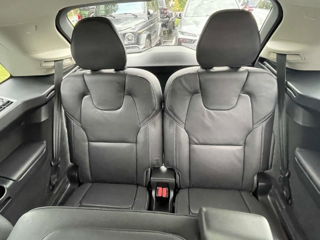 Used 2024 Volvo XC90 T8 Ultimate AWD/4WD image 13