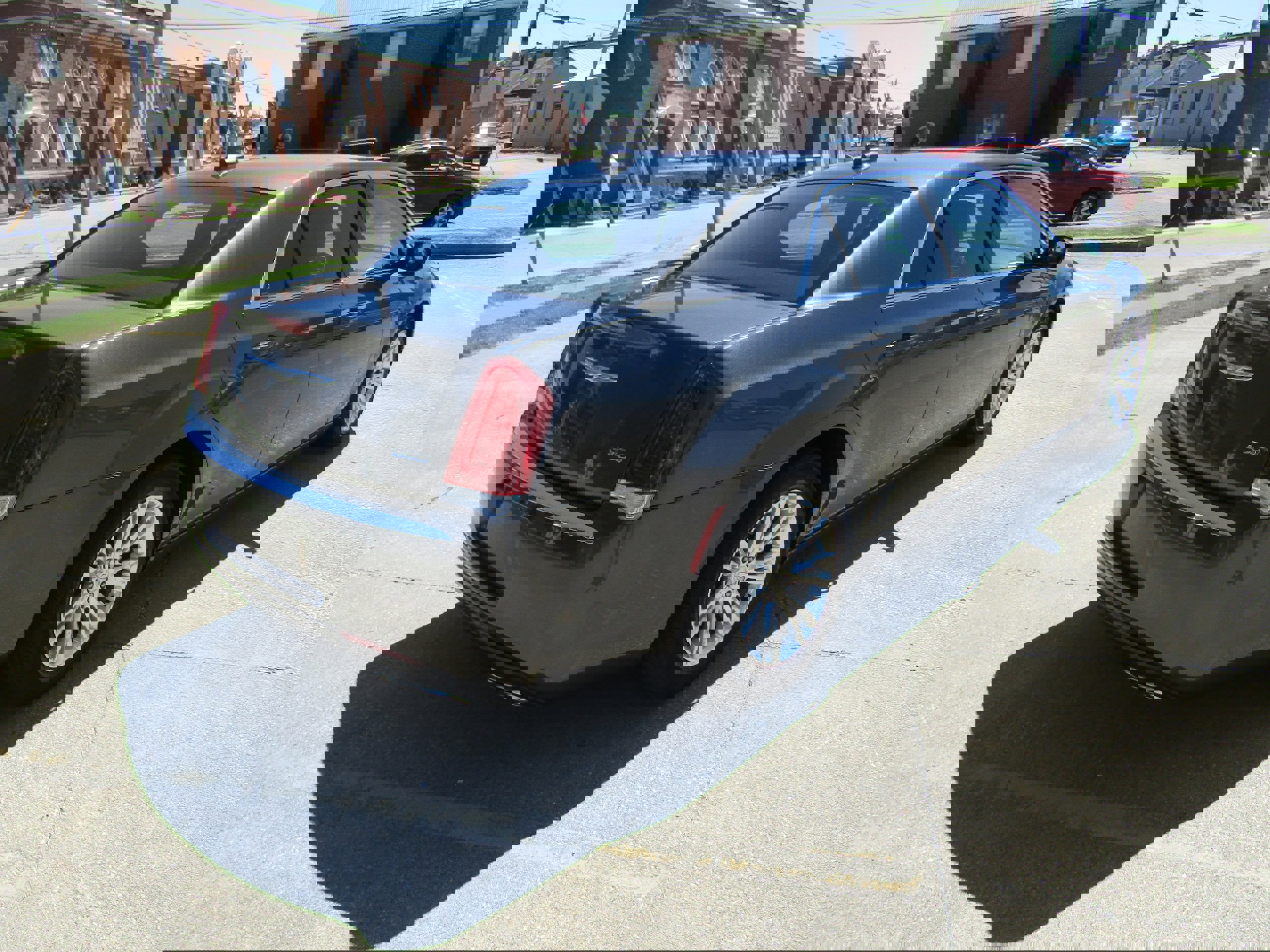 Used 2018 Chrysler 300 Touring w/ Driver Convenience Group image 3