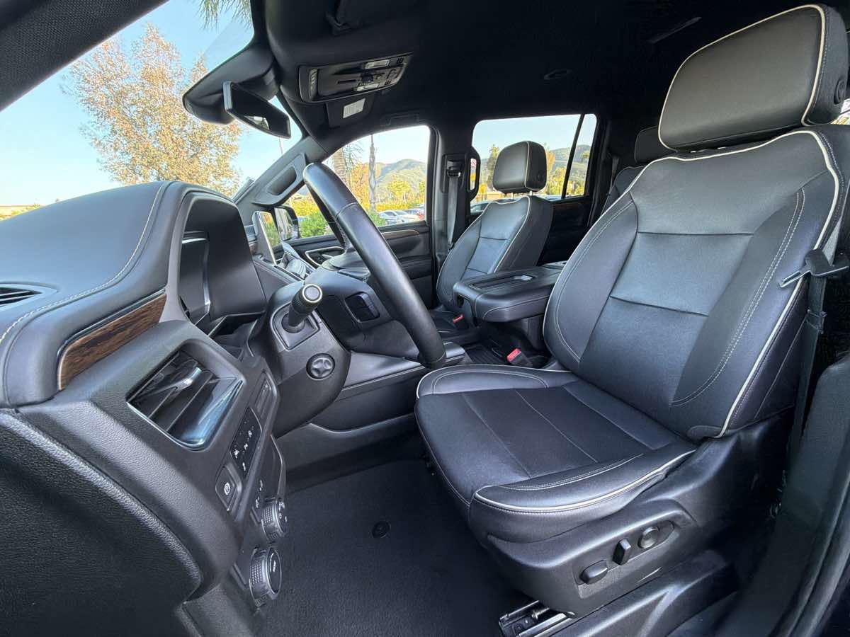 Used 2023 Chevrolet Suburban Premier RWD image 21
