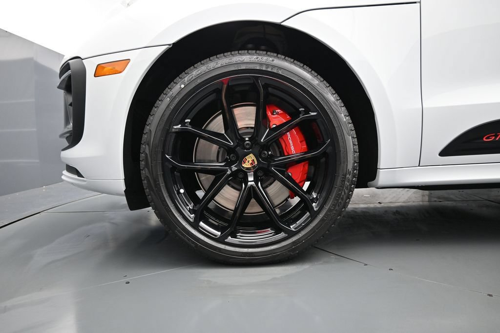 New 2026 Porsche Macan GTS AWD/4WD image 7