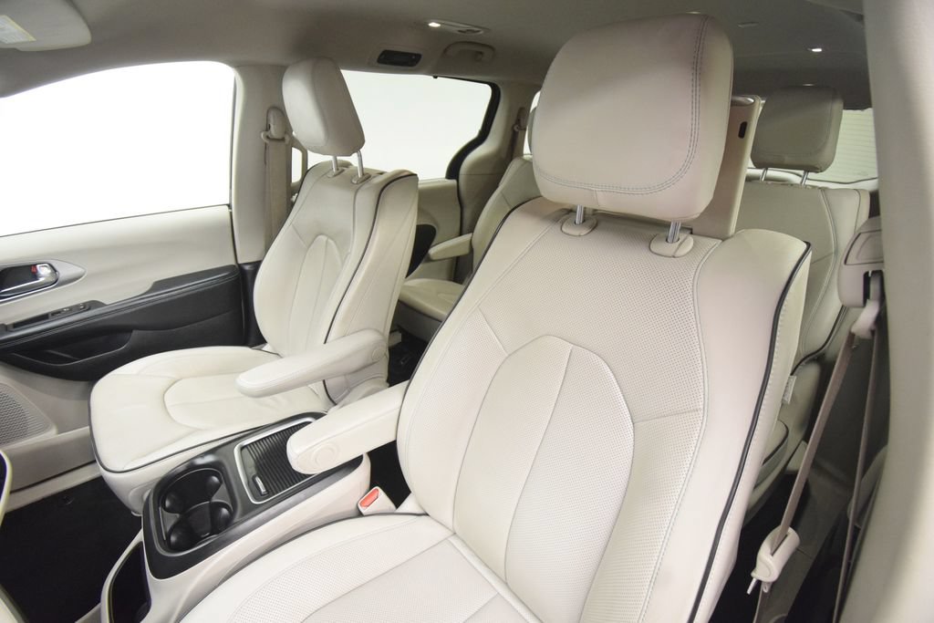 Used 2020 Chrysler Pacifica Limited FWD image 20