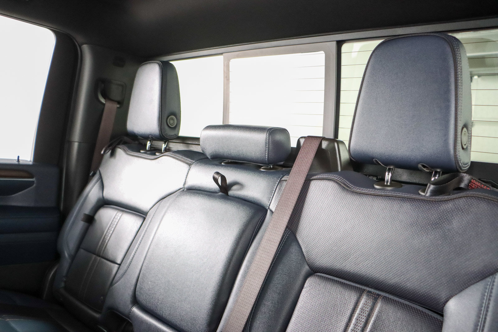 Used 2024 Chevrolet Silverado 3500 High Country w/ High Country Premium Package AWD/4WD image 29