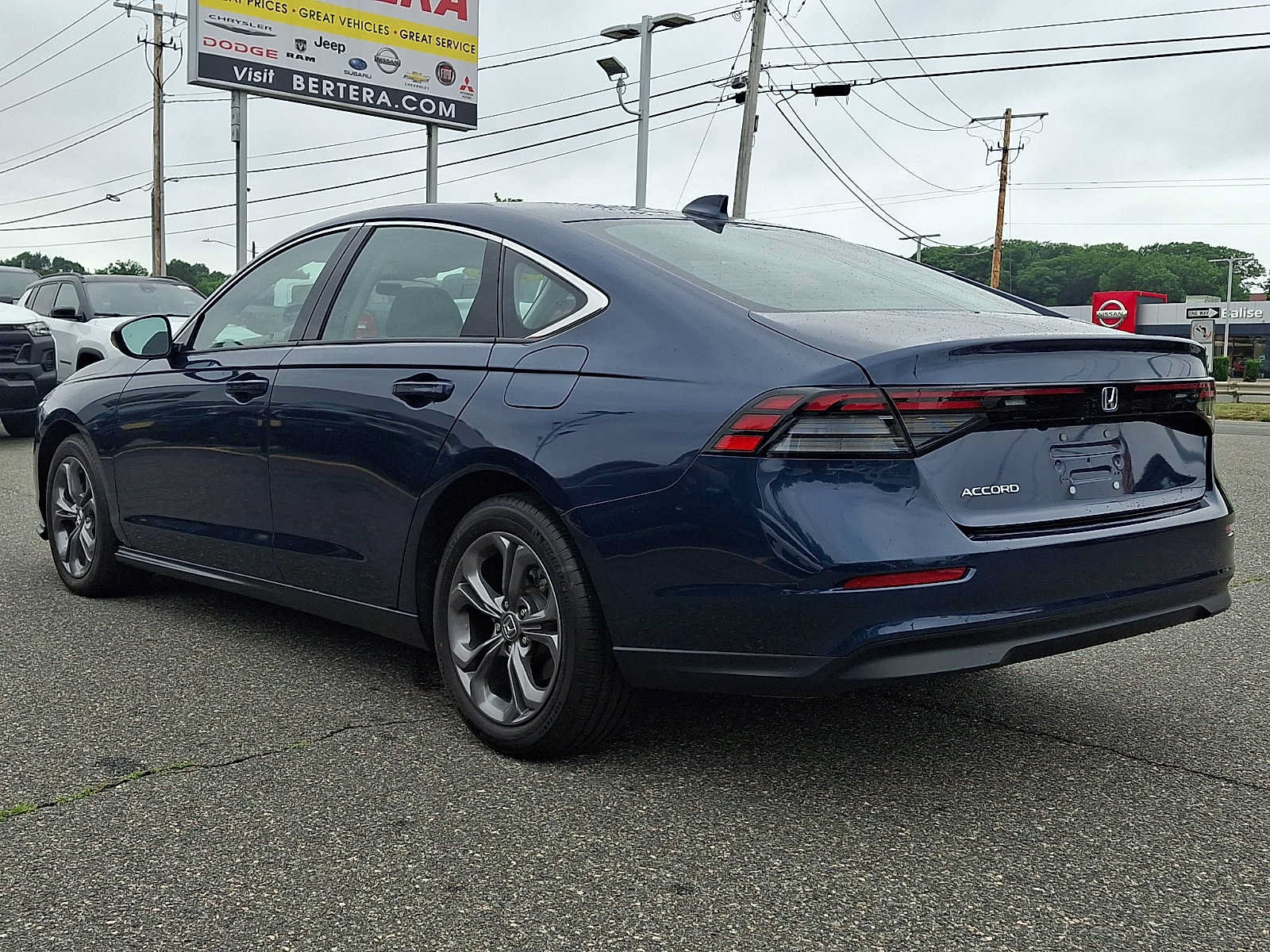 Used 2023 Honda Accord EX image 4