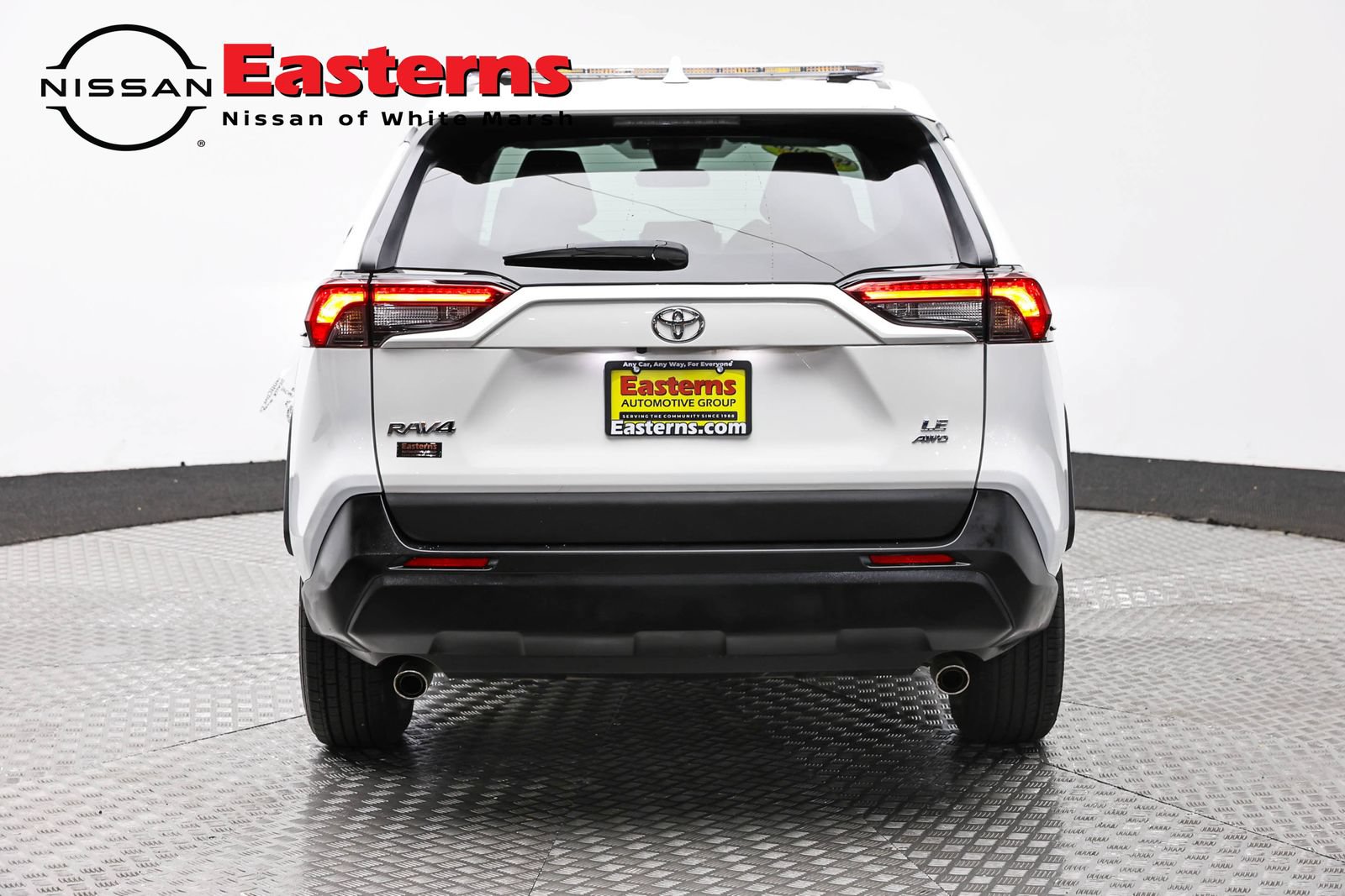 Used 2023 Toyota RAV4 LE AWD/4WD image 6