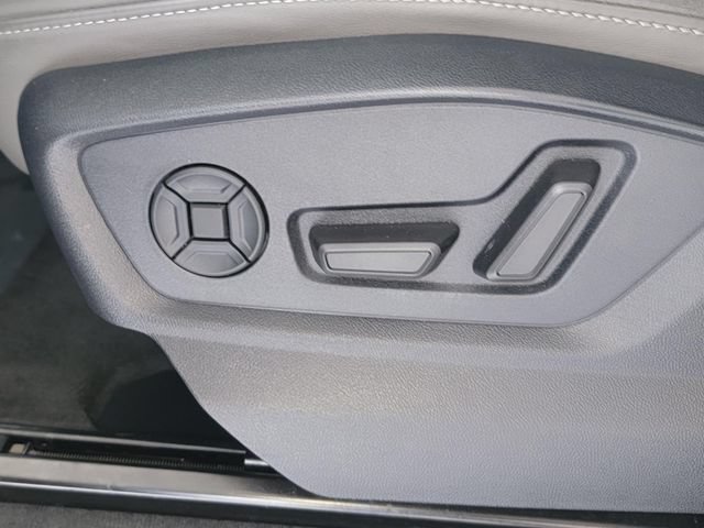 Used 2020 Audi Q8 Premium Plus w/ Premium Plus Package AWD/4WD image 33