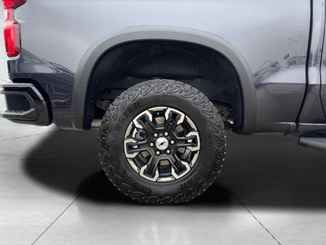 Used 2024 Chevrolet Silverado 1500 ZR2 w/ Technology Package image 59