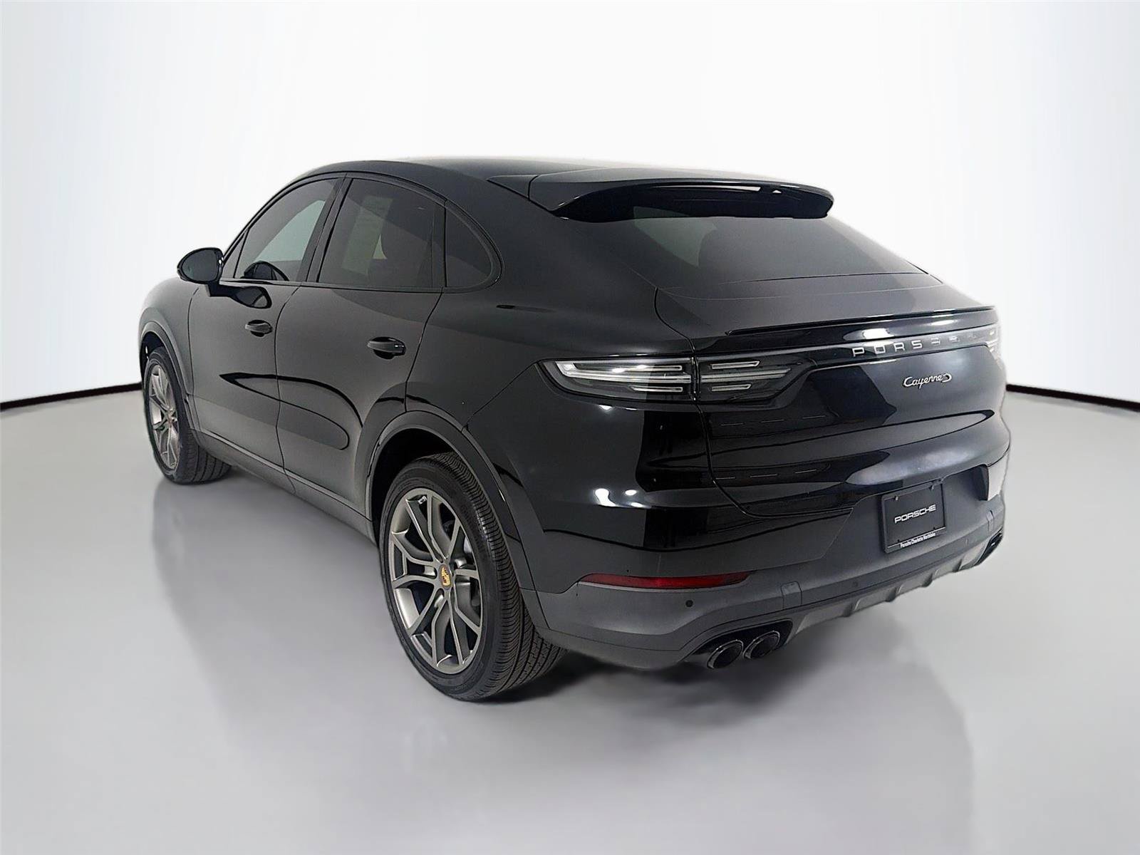 Certified 2023 Porsche Cayenne S AWD/4WD image 3