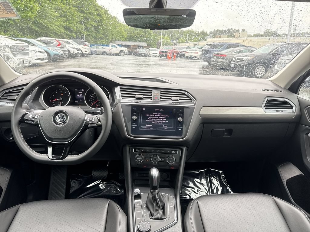 Used 2021 Volkswagen Tiguan SE w/ Panoramic Sunroof Package AWD/4WD image 23