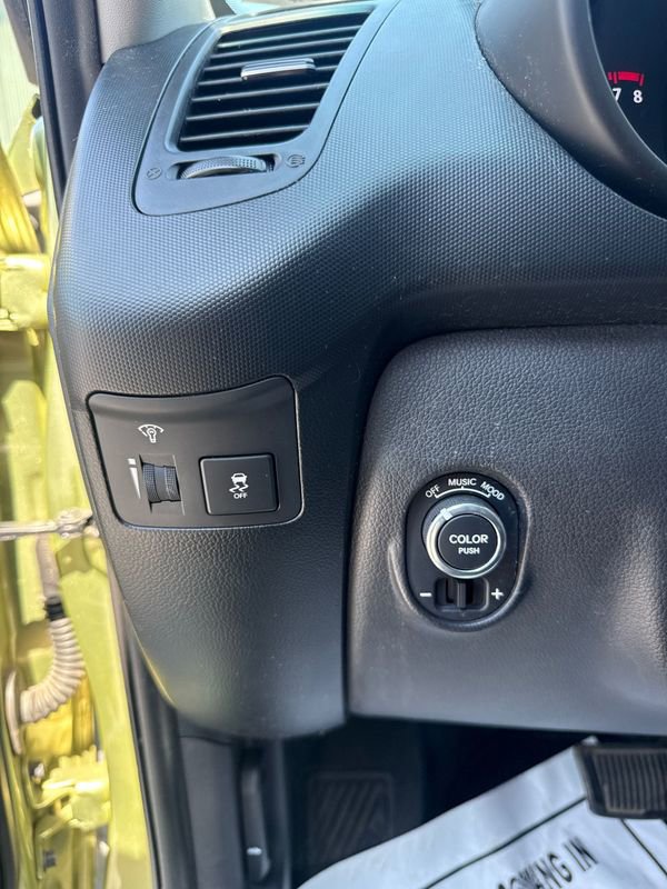 Used 2012 Kia Soul + w/ Audio Pkg image 18