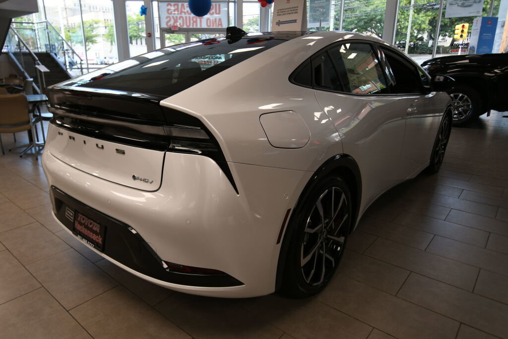 New 2026 Toyota Prius Plug-In Hybrid image 5