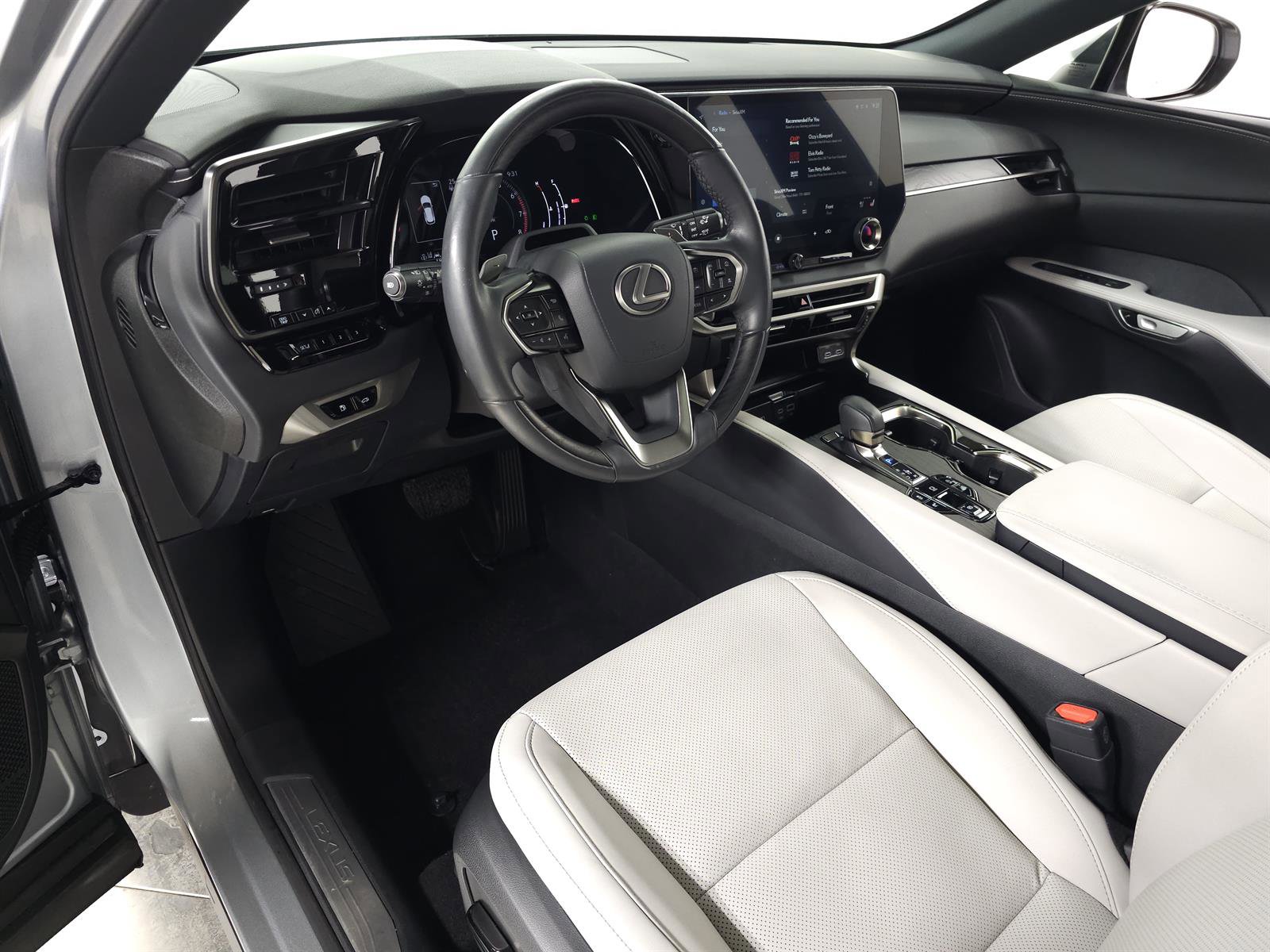 Certified 2023 Lexus RX 350 Premium w/ Accessory Package image 16