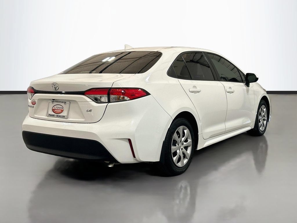 Used 2025 Toyota Corolla LE FWD image 4