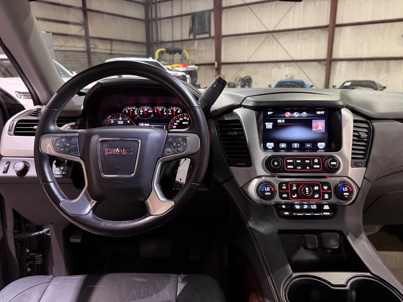 Used 2015 GMC Yukon SLE w/ Convenience Package RWD image 29