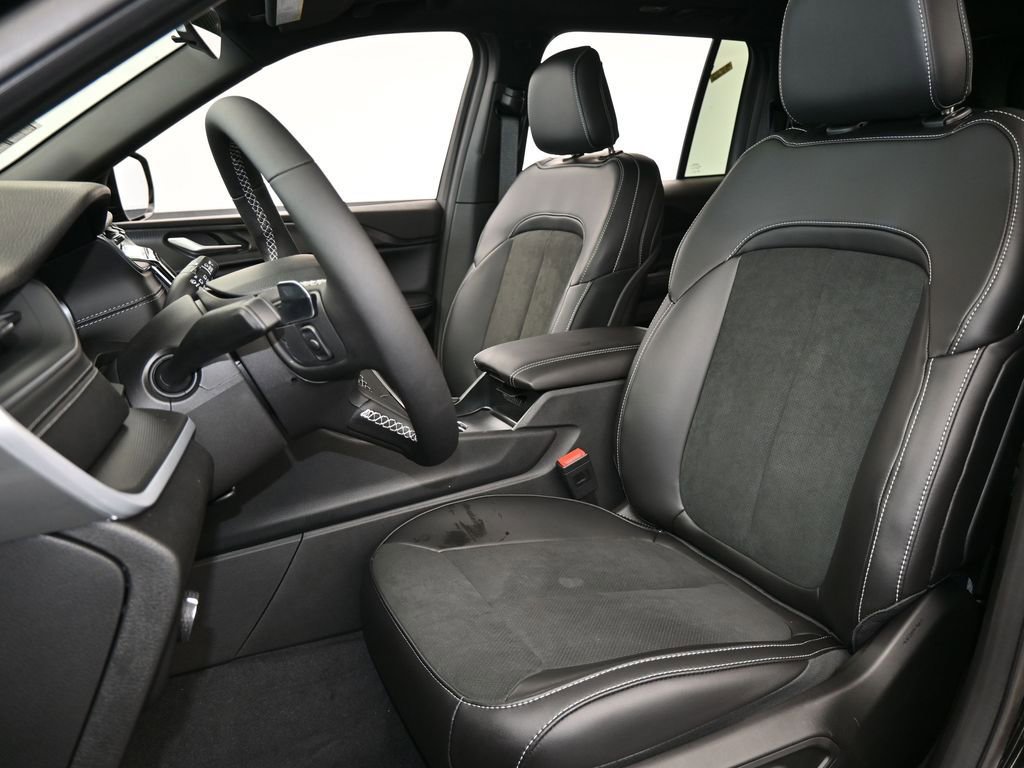 New 2025 Jeep Grand Cherokee Laredo image 10