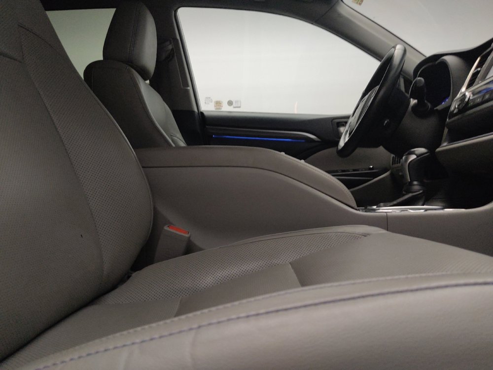 Used 2019 Toyota Highlander Limited FWD image 21