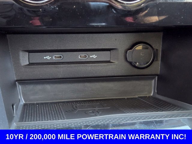 Used 2023 Volkswagen Taos SE w/ Panoramic Sunroof Package FWD image 28