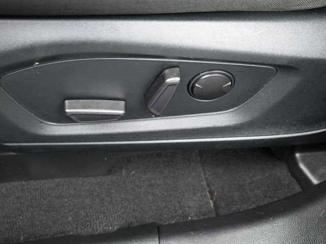 Used 2022 Ford Explorer XLT image 11