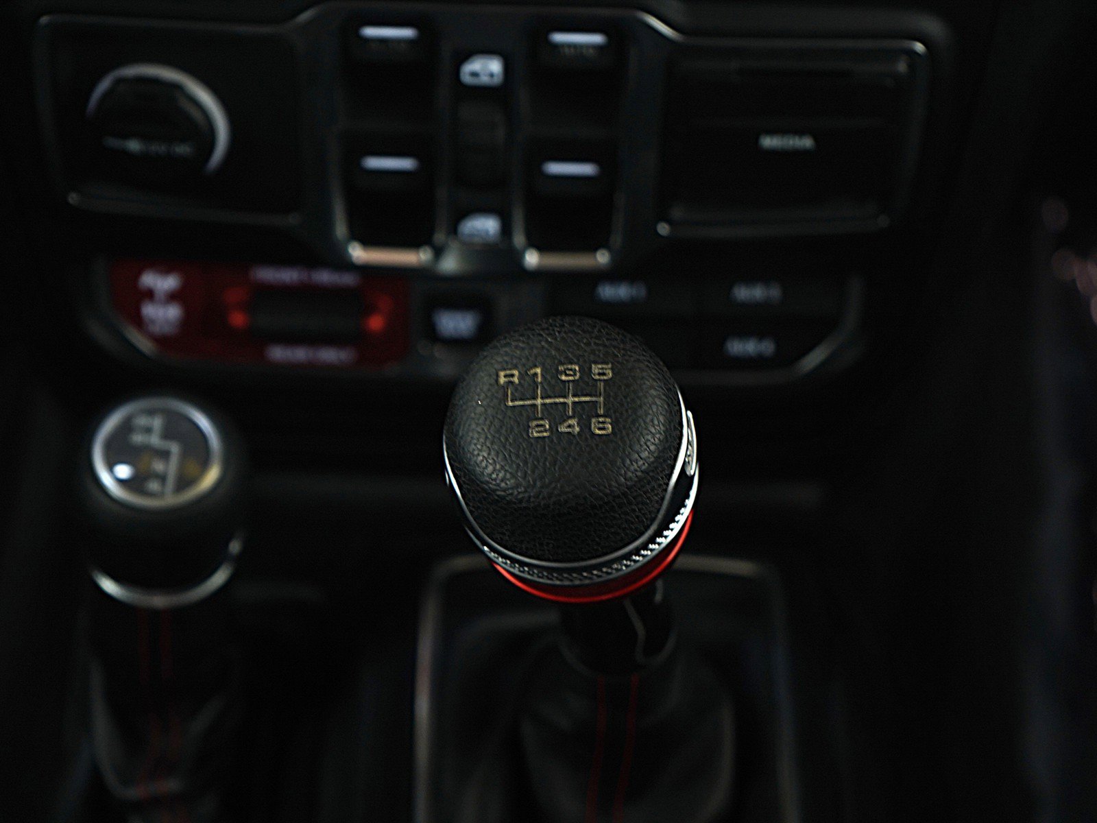 Used 2018 Jeep Wrangler Unlimited Rubicon image 17