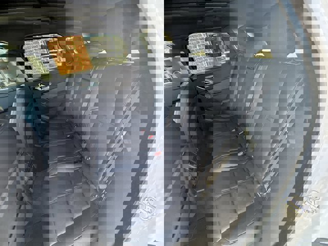 Used 2025 Land Rover Range Rover Velar Dynamic SE image 14