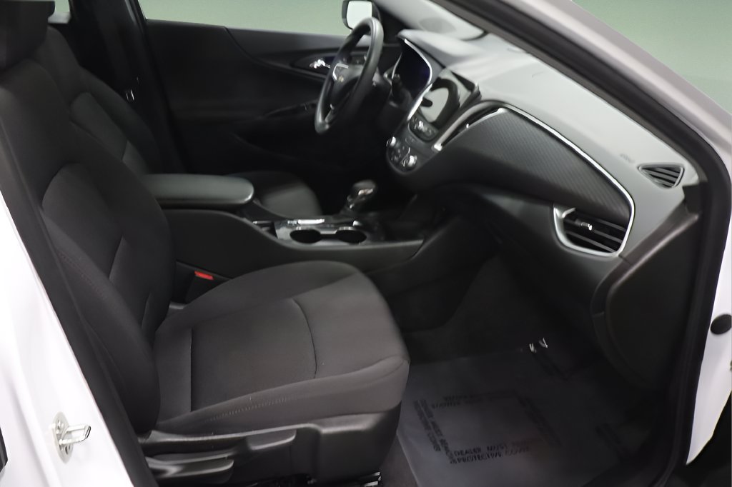 Used 2023 Chevrolet Malibu LS FWD image 16
