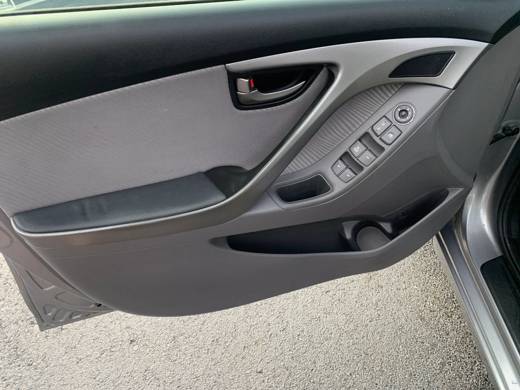 Used 2013 Hyundai Elantra GLS w/ Preferred Pkg FWD image 18