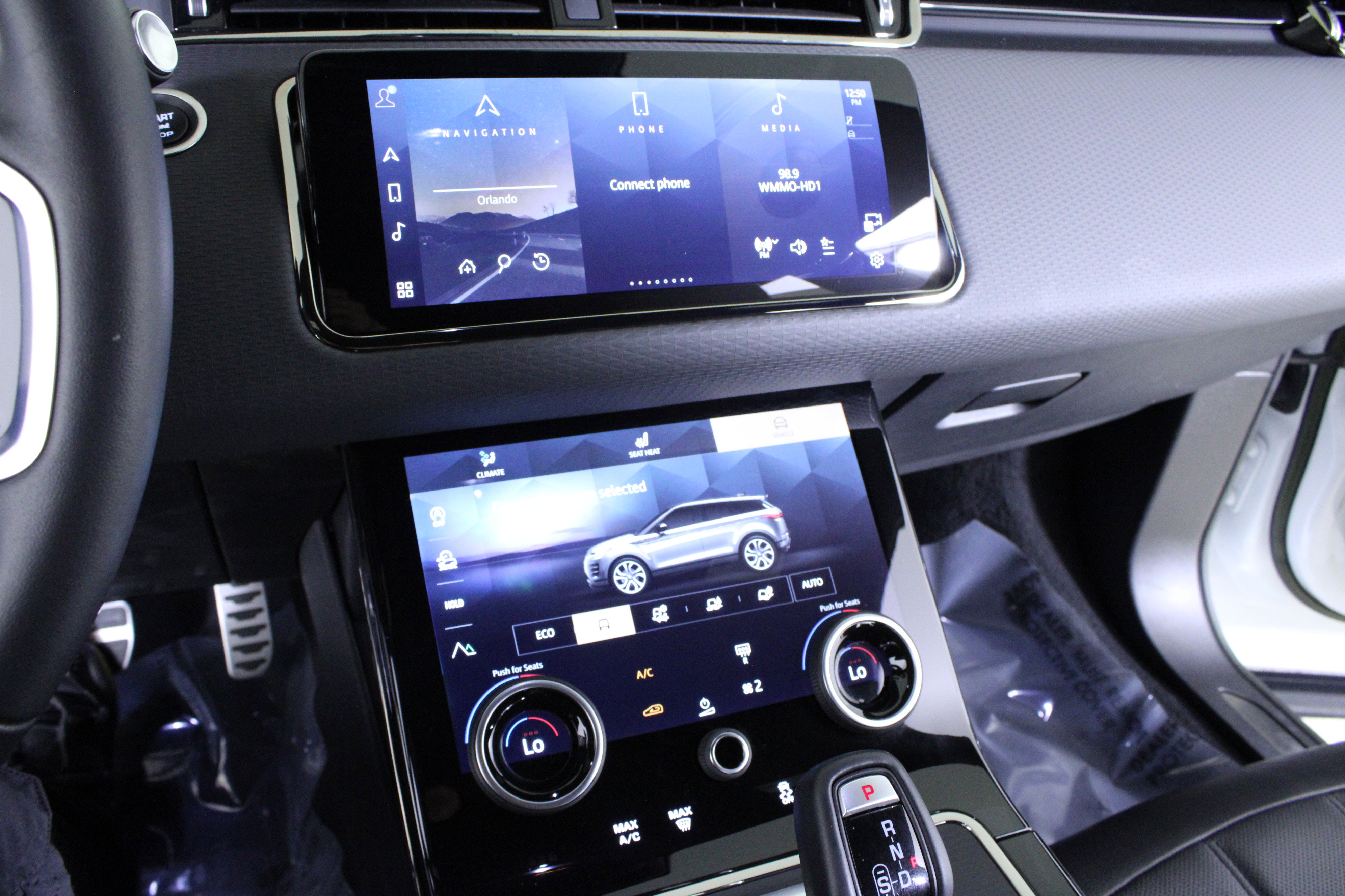 Used 2023 Land Rover Range Rover Evoque R-Dynamic S image 25