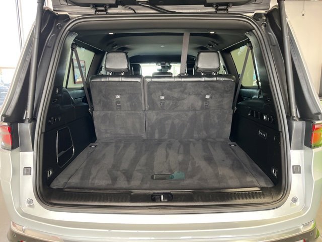 Used 2023 Jeep Wagoneer L Series II image 11