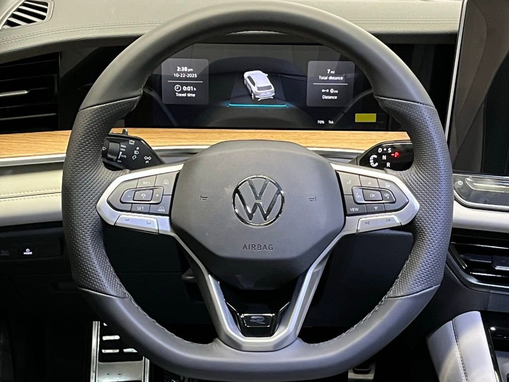 New 2026 Volkswagen Tiguan SEL R-Line image 9