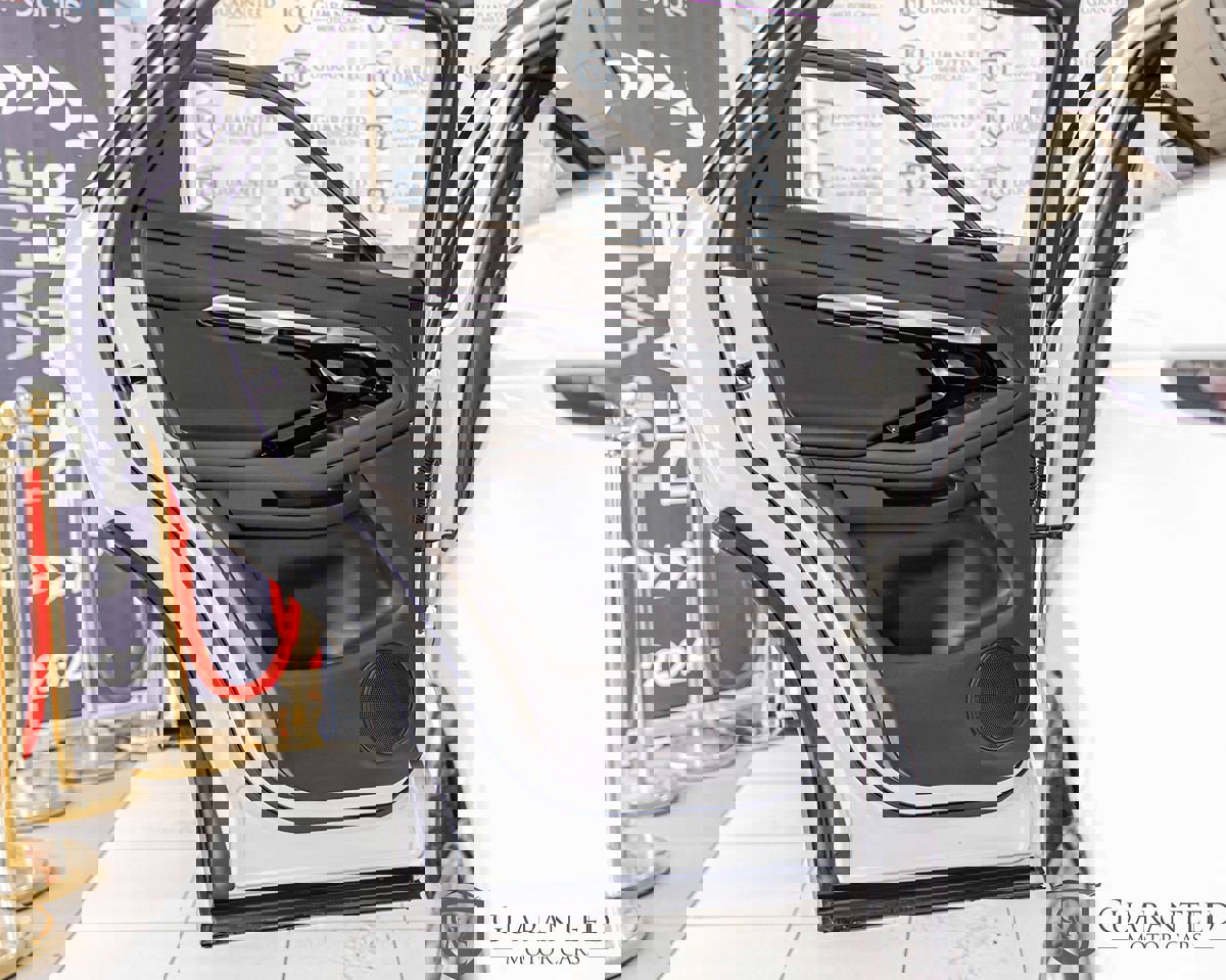 Used 2020 Land Rover Range Rover Evoque R-Dynamic S image 32