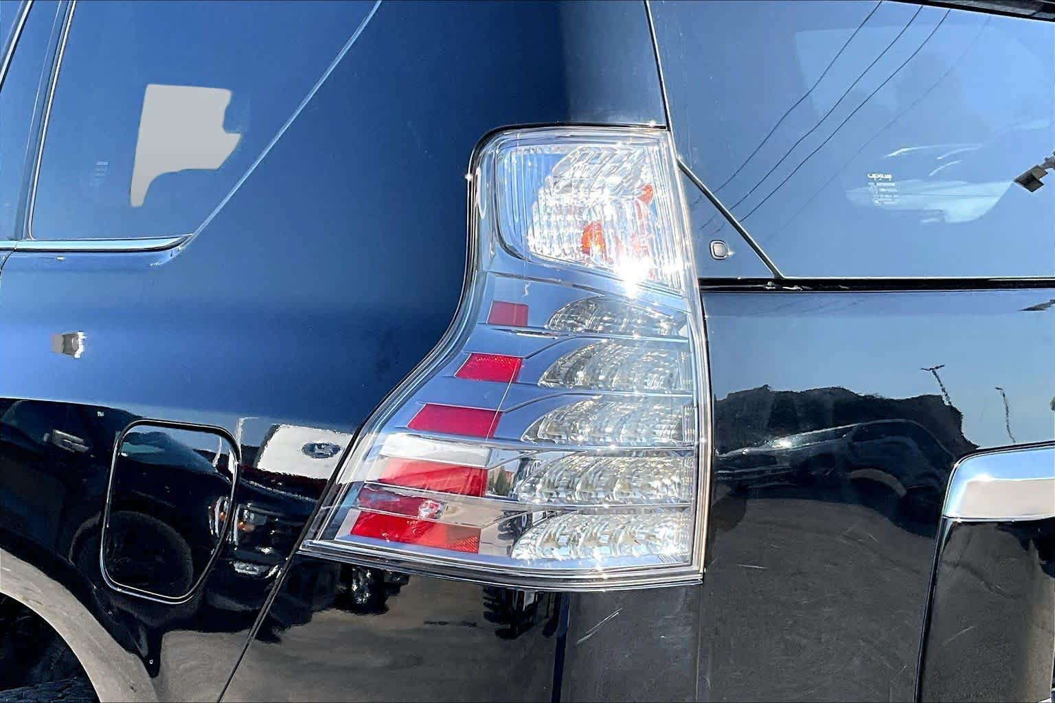 Used 2022 Lexus GX 460 Premium w/ Premium Package AWD/4WD image 26