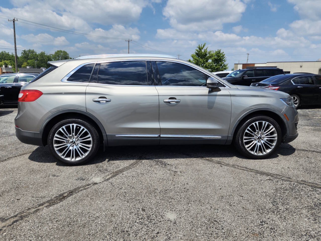 Used 2016 Lincoln MKX Reserve FWD image 4