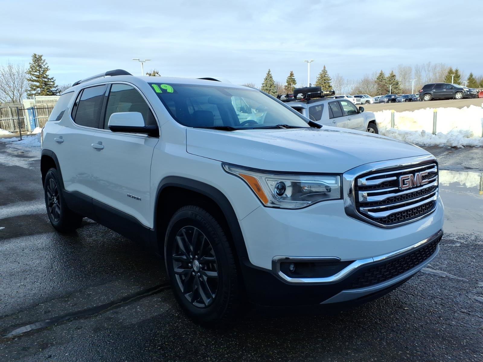 Used 2019 GMC Acadia SLT image 3